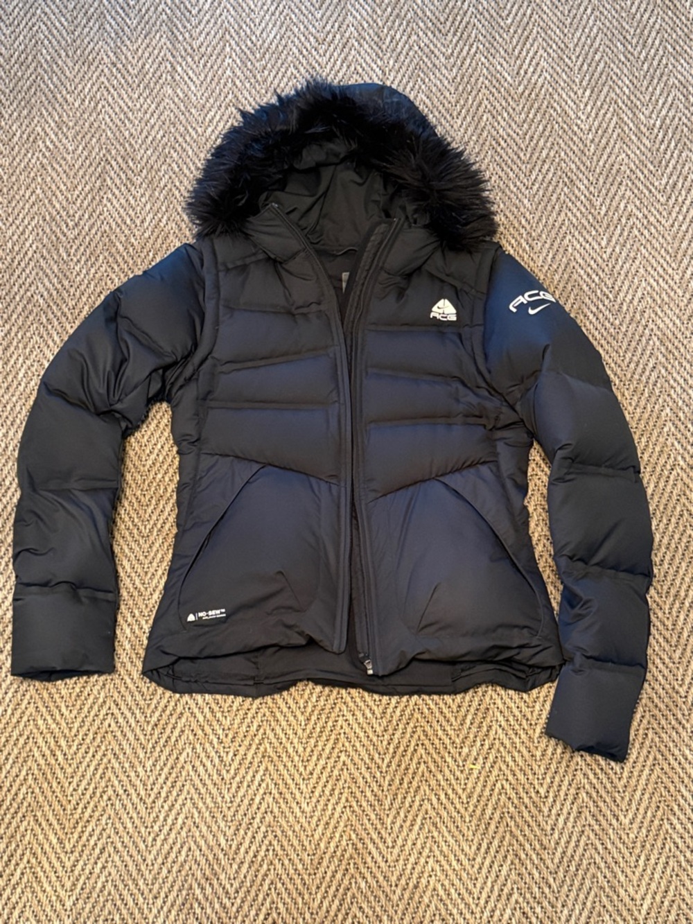 Vintage Y2K Nike ACG Black Faux Fuf Puffer Jacket Down Rare 2 in 1 vest
